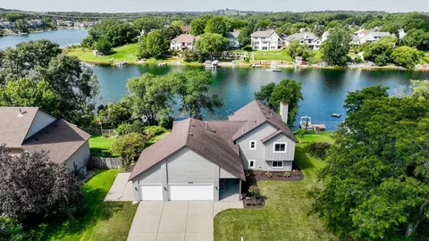 15765 Garden View Dr, Apple Valley, MN 55124