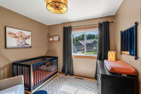 Bedroom - 1443 Cutters Ln, Eagan, MN 55122 photo 5 of 9