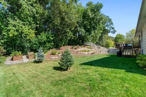 Exterior - 1443 Cutters Ln, Eagan, MN 55122 photo 6 of 17