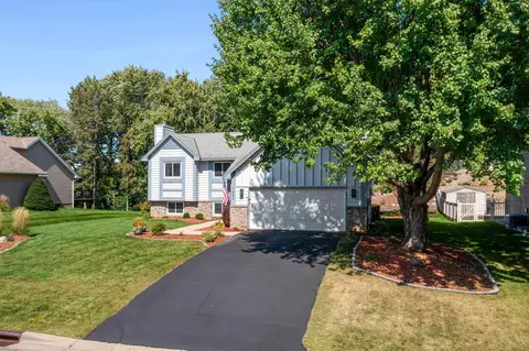 Exterior - 1443 Cutters Ln, Eagan, MN 55122 photo 13 of 17