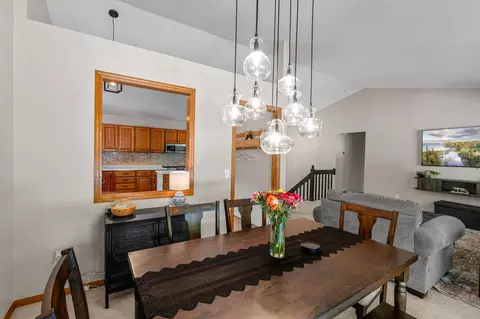 Dining - 1443 Cutters Ln, Eagan, MN 55122 photo 4 of 6