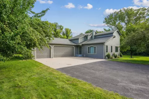 406 S Fork Dr, Hudson, WI 54016