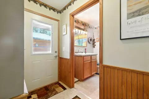 Entry Way - 7949 12th St SW, Backus, MN 56435 photo 6 of 7