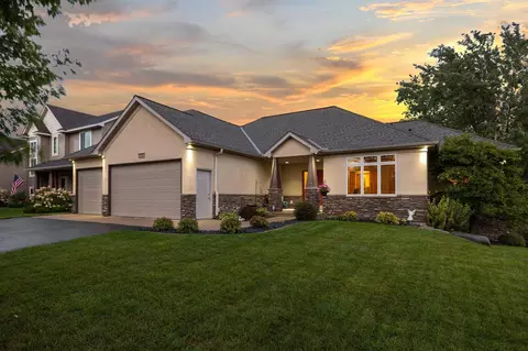 1106 Horseshoe Ln SE, New Prague, MN 56071