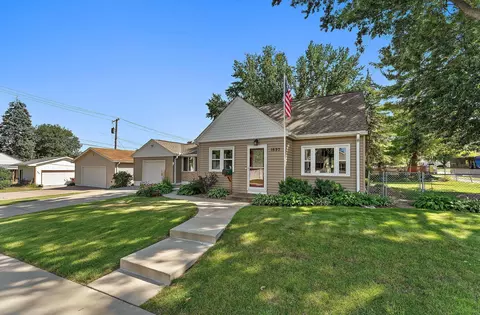 1697 Wentworth Ave, South Saint Paul, MN 55075