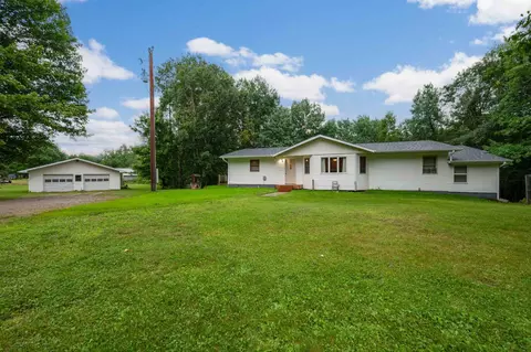 1400 Autumn Ln, Bovey, MN 55709