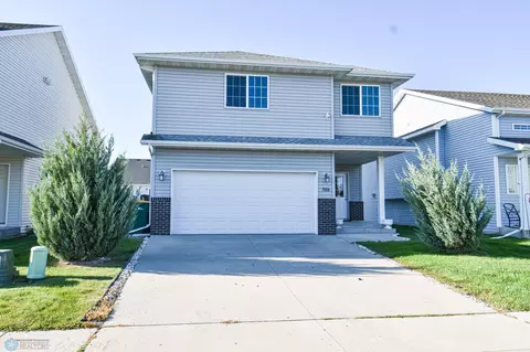 915 30th Ave W, West Fargo, ND 58078