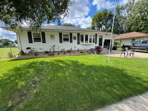 304 Richway Dr E, Albert Lea, MN 56007