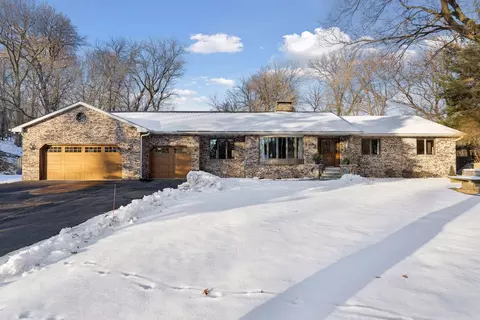 2320 Timber Trl E, Maplewood, MN 55119
