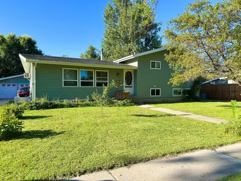 1411 22nd Ave S, Moorhead, MN 56560
