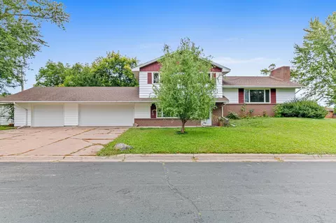 139 Birch Dr NE, Forest Lake, MN 55025