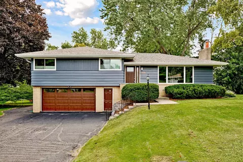 5615 Woodstock Ave, Golden Valley, MN 55422
