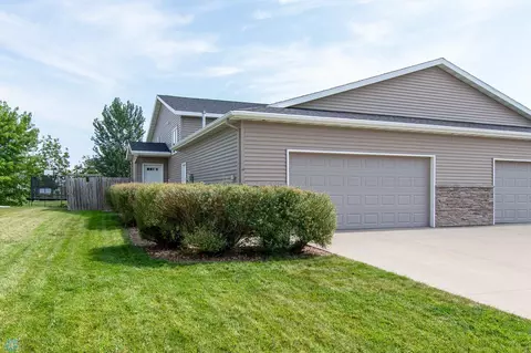 3670 Harrison St S, Fargo, ND 58104