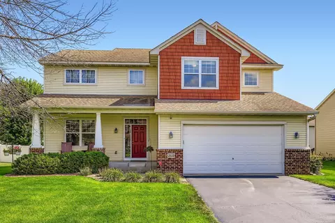 2113 Sandhill Dr, Shakopee, MN 55379