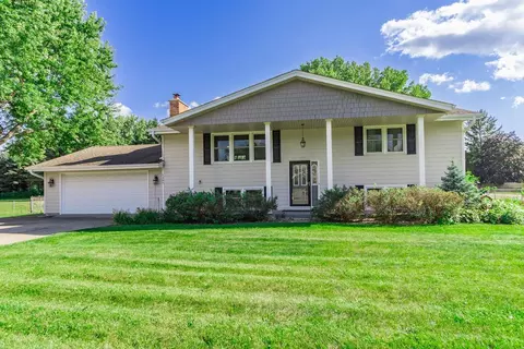 5489 W 134th St, Savage, MN 55378