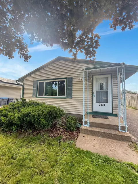2330 12th Ave E, North Saint Paul, MN 55109