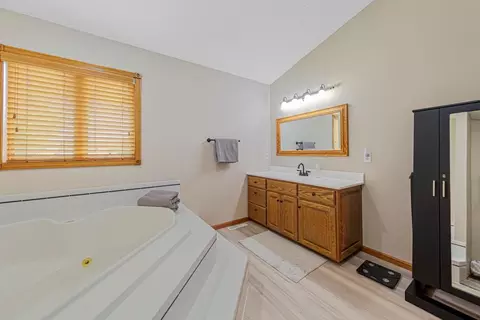 1410 Fairway Dr, Faribault, MN 55021 photo 44