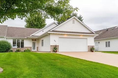 805 22nd St SE, Owatonna, MN 55060