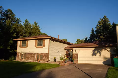 3172 Centerville Rd, Vadnais Heights, MN 55127