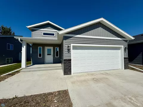 1844 44th Ave S, Moorhead, MN 56560