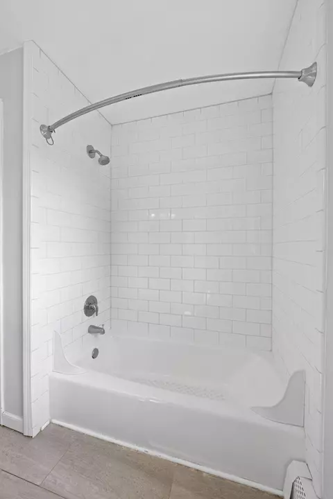 Bath - 4660 Suffolk Rd, Mound, MN 55364 photo 6 of 6