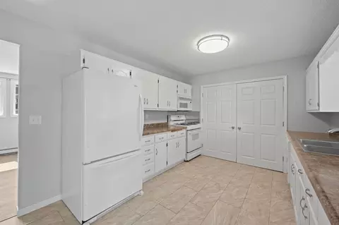 Kitchen - 4660 Suffolk Rd, Mound, MN 55364 photo 2 of 6