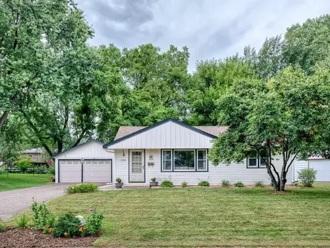 5724 W Moore Lake Dr NE, Fridley, MN 55432
