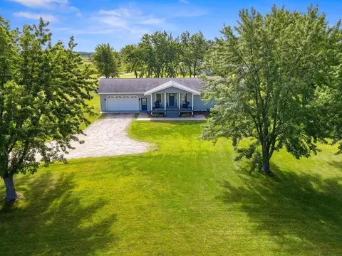 15605 28th Ave, South Haven, MN 55382