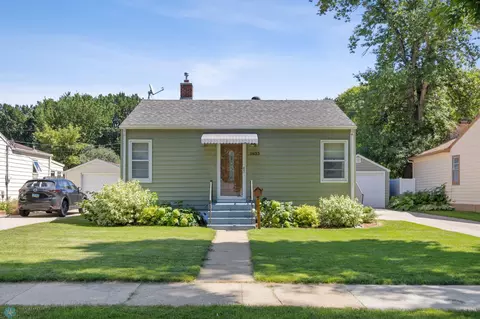 1633 3rd St N, Fargo, ND 58102