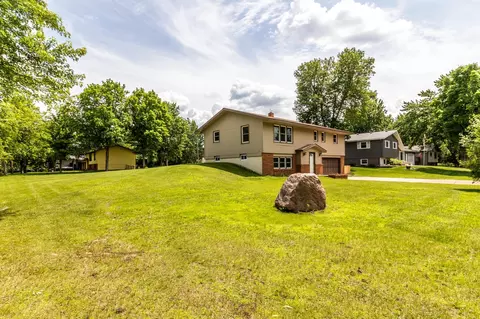 1744 Oak Rd, Saint Cloud, MN 56303