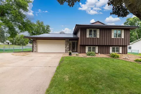 7615 Immanuel Ave S, Cottage Grove, MN 55016