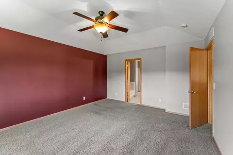 Bedroom - 235 Maple Ln, Jordan, MN 55352 photo 4 of 14