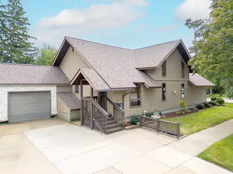 300 E 8th St, Winona, MN 55987