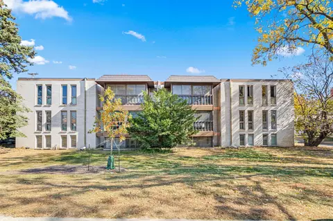 6301 York Ave S #102, Minneapolis, MN 55435