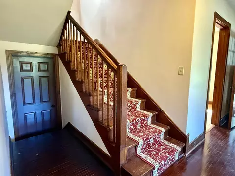 Entry Way - 409 15th St SW, Willmar, MN 56201 photo 2 of 4