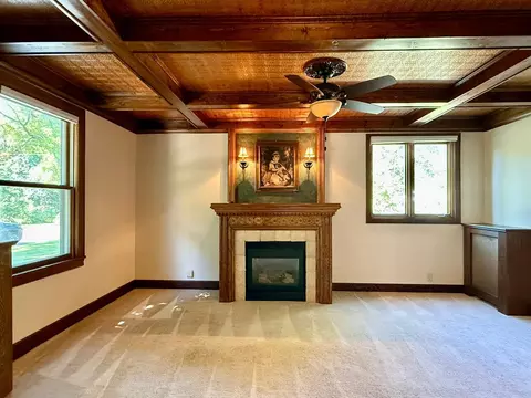 Living - 409 15th St SW, Willmar, MN 56201 photo 2 of 3