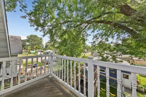 Exterior - 207 9th Ave SW, Faribault, MN 55021 photo 7 of 13
