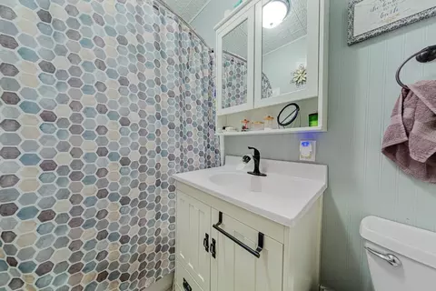 Bath - 207 9th Ave SW, Faribault, MN 55021 photo 1 of 1