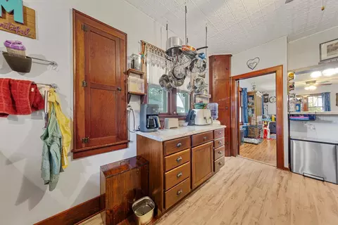 Entry Way - 207 9th Ave SW, Faribault, MN 55021 photo 3 of 5