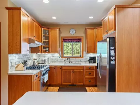Kitchen - 16460 Park Estates Dr, Brainerd, MN 56401 photo 1 of 4