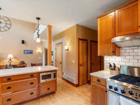Kitchen - 16460 Park Estates Dr, Brainerd, MN 56401 photo 4 of 4