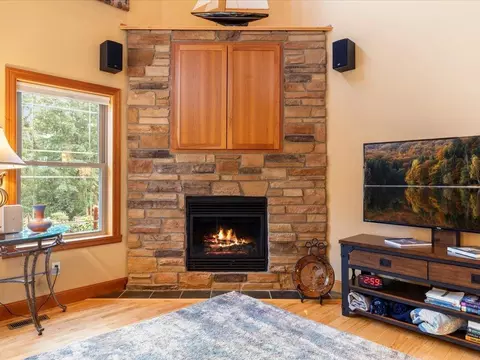 Living - 16460 Park Estates Dr, Brainerd, MN 56401 photo 2 of 3