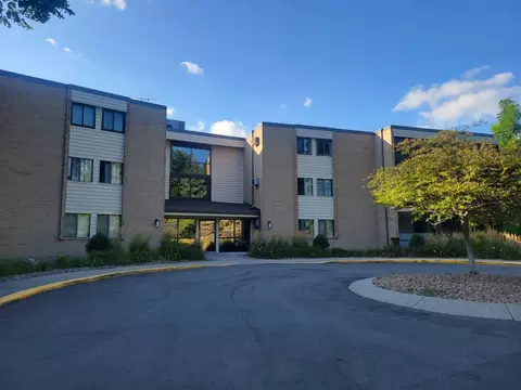 11160 Anderson Lakes Pkwy #319, Eden Prairie, MN 55344