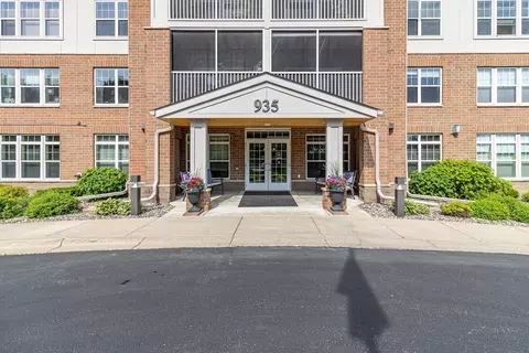 935 Ferndale St N #210, Maplewood, MN 55119