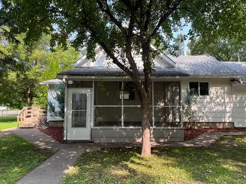 454 Mclean St, Mora, MN 55051 photo 4