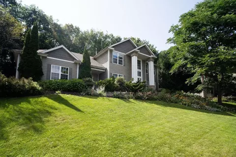 1940 Baihly Estates Ln SW, Rochester, MN 55902