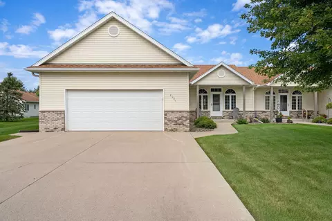 2094 Richway Ln SE, Owatonna, MN 55060