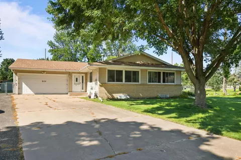 600 Maple St NE, Spring Lake Park, MN 55432