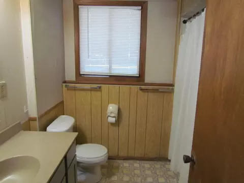 Bath - 1812 S 7th St, Brainerd, MN 56401 photo 2 of 2