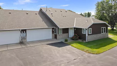 6017 Creekview Ln N, Brooklyn Park, MN 55443